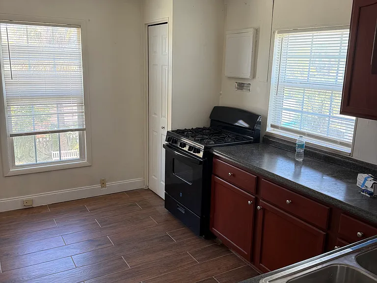 792 Aurora Rd #4 — Photo 9
