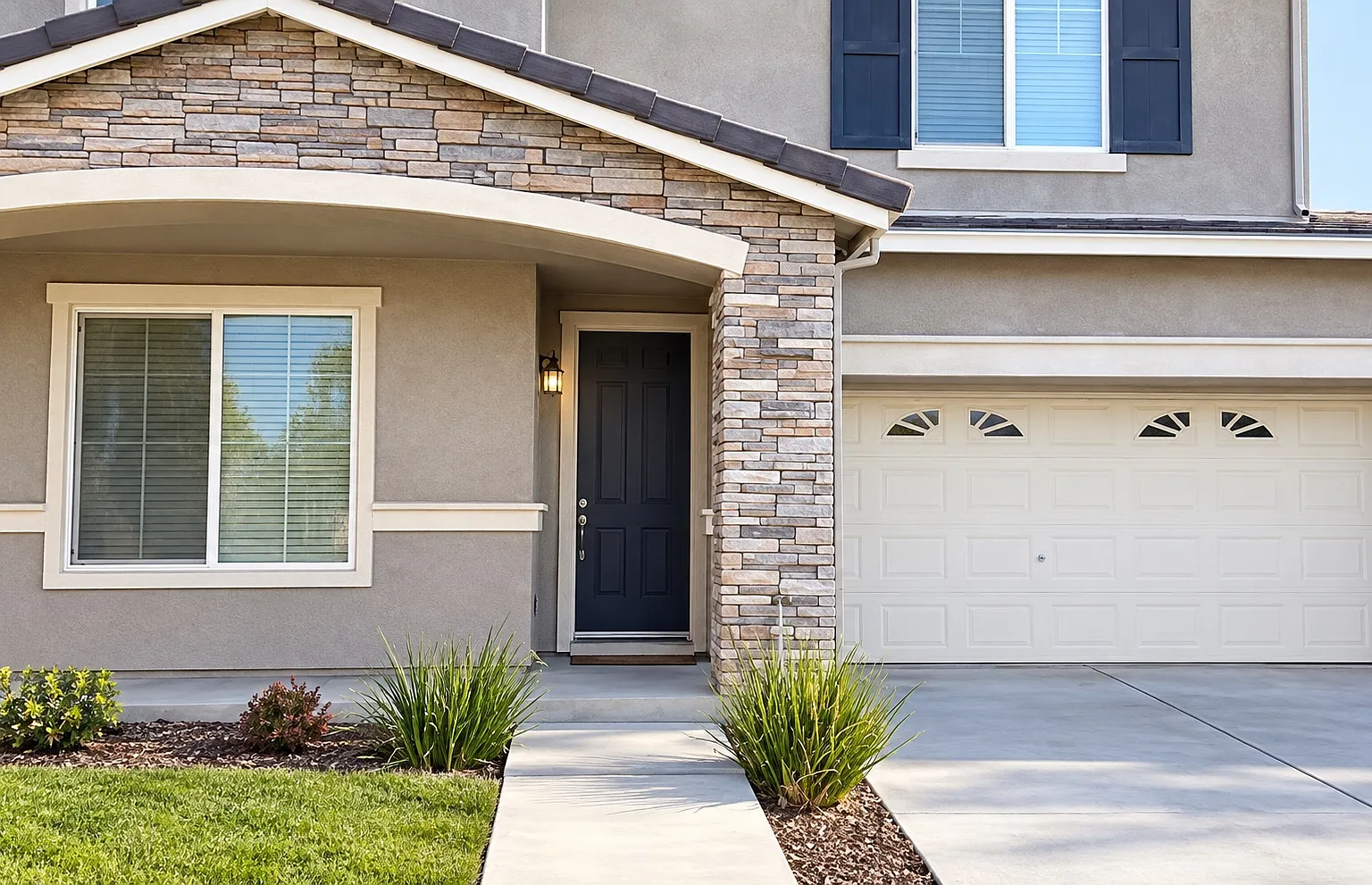 4 bed, 2160 sqft, $3,400 — Photo 2