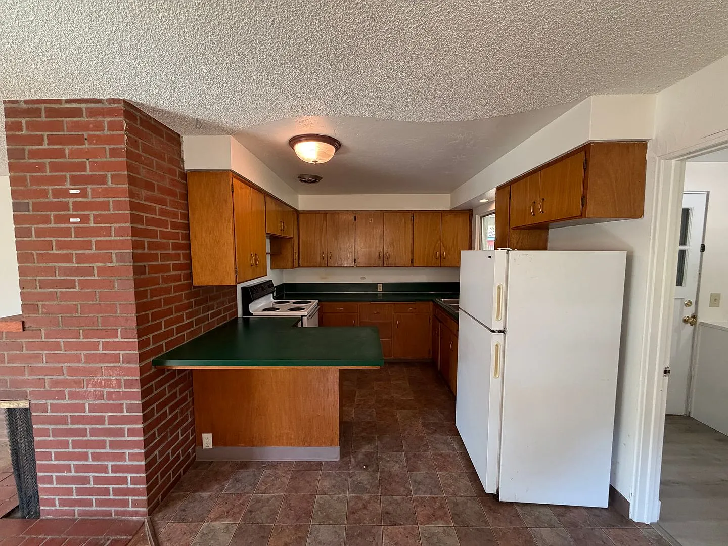 3 Bedroom 1.5 Bath House with Bonus Area — Photo 4