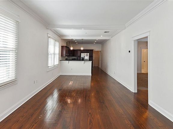 2nd image of 716 Hidalgo St