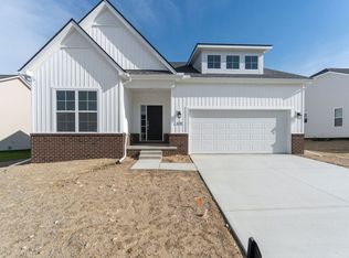 8288 Silica Dr, White Lake, MI 48386