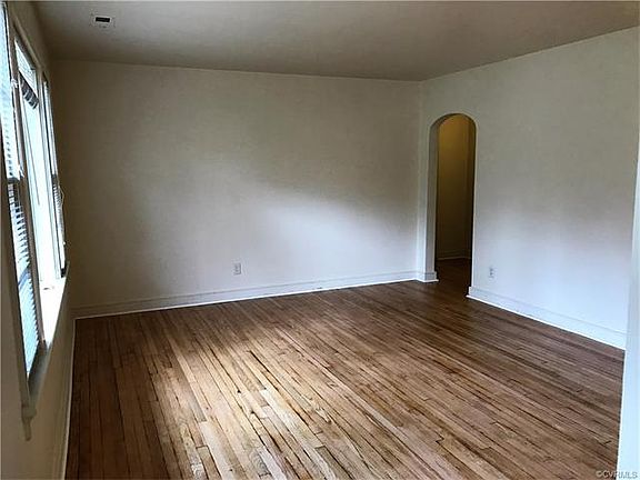 5th image of 631 Dixon Dr
