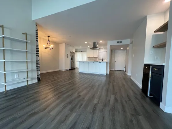 6504 Embarcadero Dr, Stockton, CA 95219