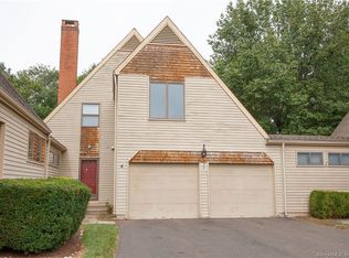 4 Dogwood Ct #4, Granby, CT 06035