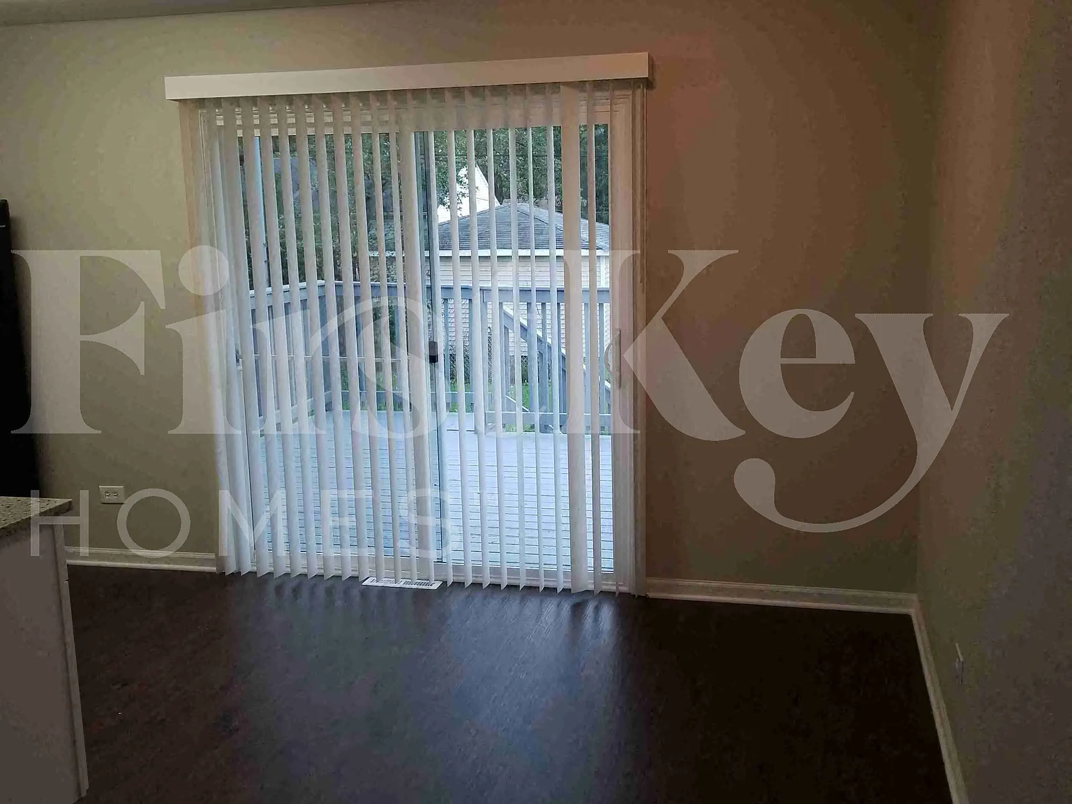 4 bed, 2.0 bath, 1500 sqft, $2,805 — Photo 4