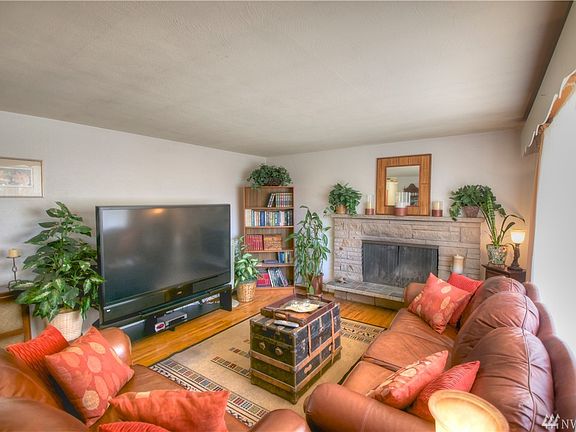 5th image of 7721 Cirque Dr W