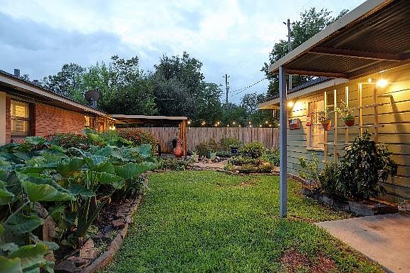 4th image of 2114 Gardenia Dr