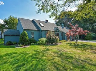 50 Peck Ave, Bristol, RI 02809