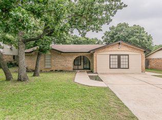 4212 Oak Country Dr, Arlington, TX 76017