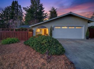 8256 Valley View Drive, Sebastopol, CA 95472