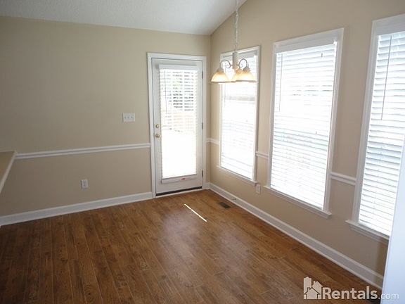 4th image of 150 Leghorn Dr