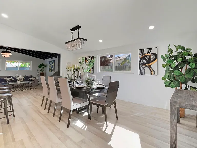405 S Clara St — Photo 11