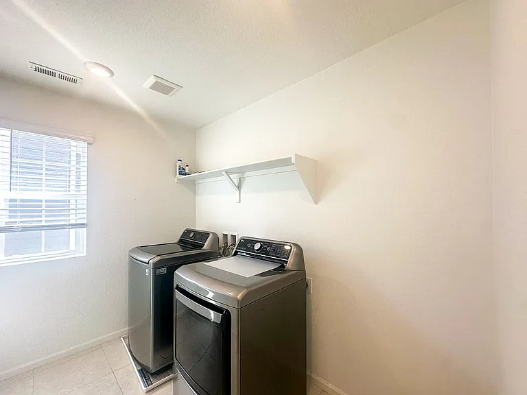 17430 Pacific Peak Cir — Photo 52