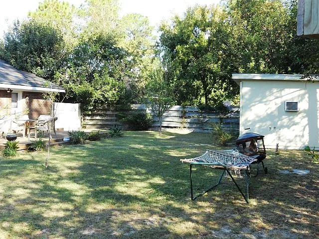 3 bed, 2.0 bath, 1640 sqft, $1,550 — Photo 3