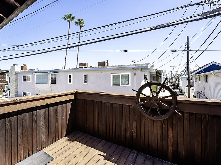 805 N Bay Front — Photo 42