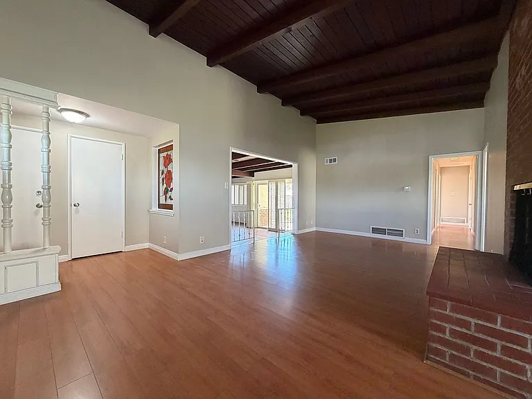 12231 Diane St — Photo 6