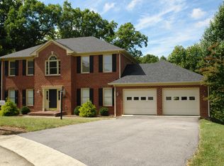 4430 Kings Court Dr, Roanoke, VA 24018