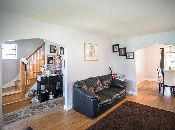 4th image of 3320 S 59th Ave
