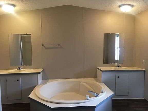 4th image of 801 Holland Dr #134