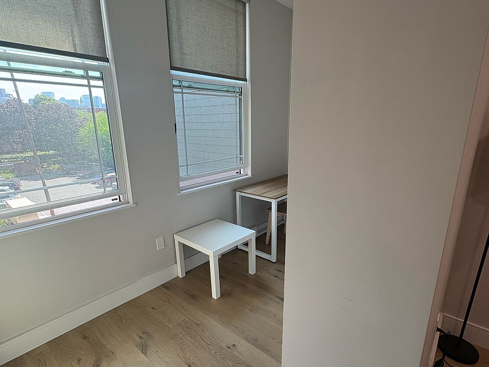 1st image of 167 Maverick St #2