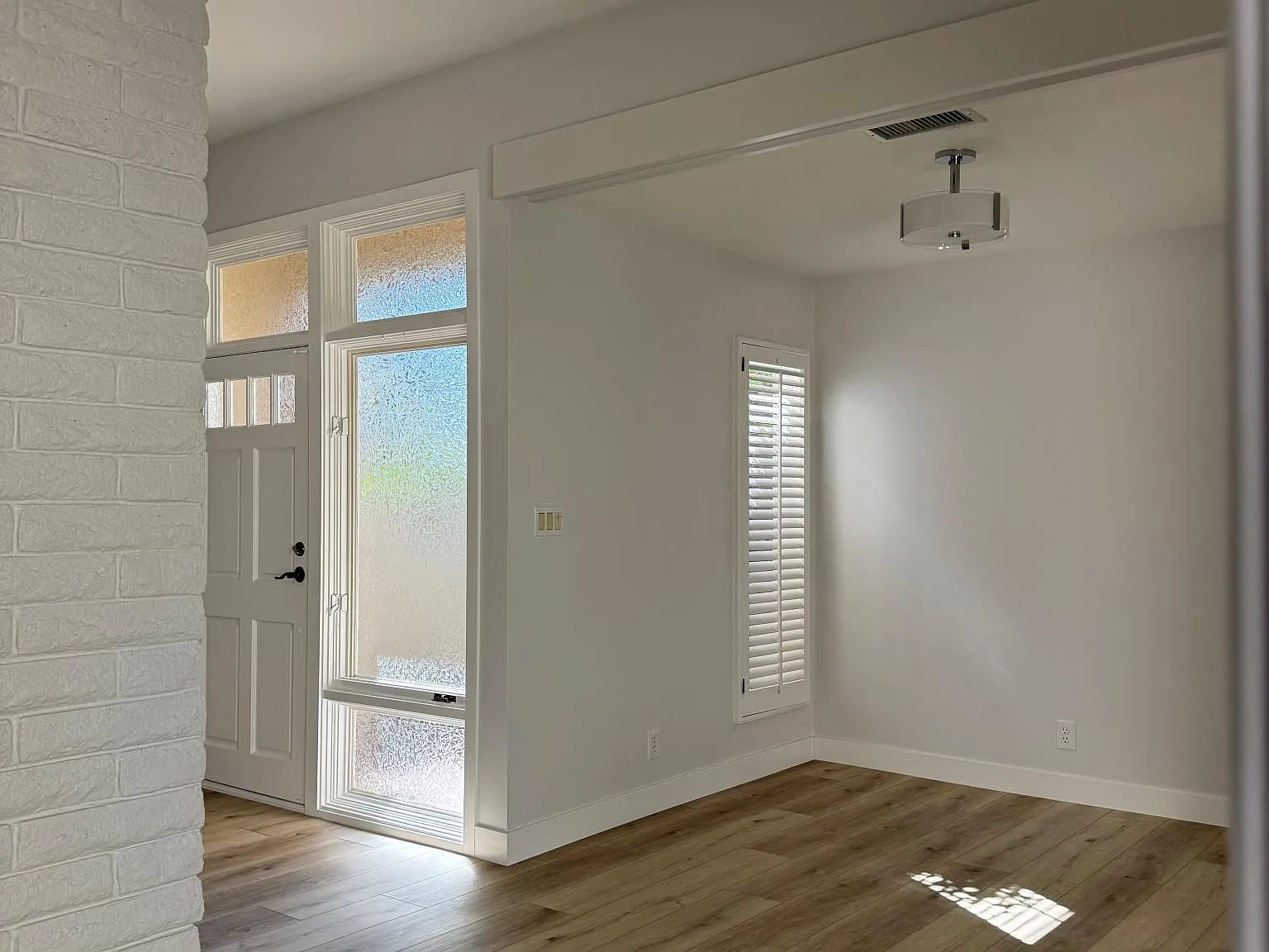 3 bed, 1650 sqft, $4,995 — Photo 4