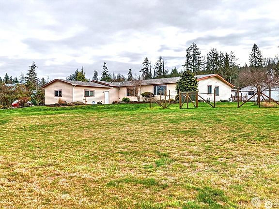 2nd image of 402 Parrish Road
