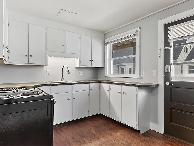 40 Court St — Photo 10