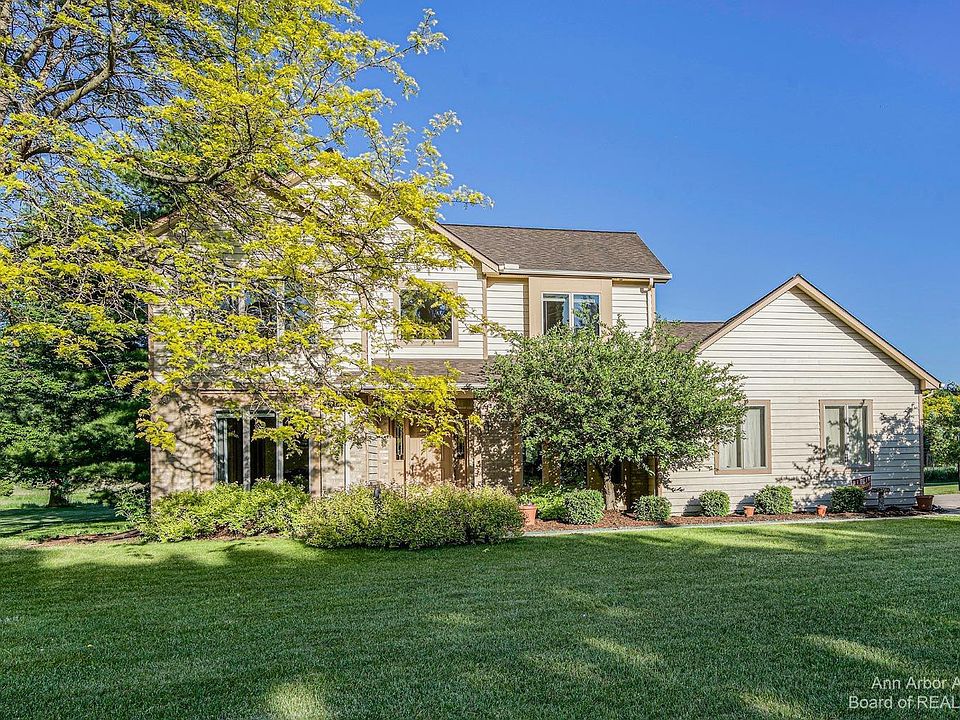 1st image of 867 Malena Dr
