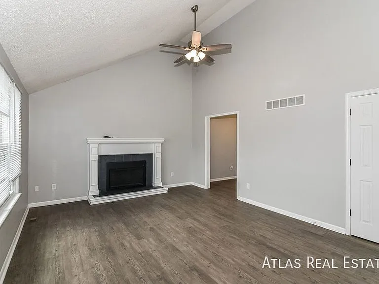 710 S Park Dr — Photo 4