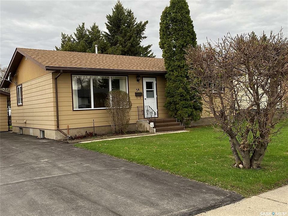 1st image of 34 Deerwood Cres