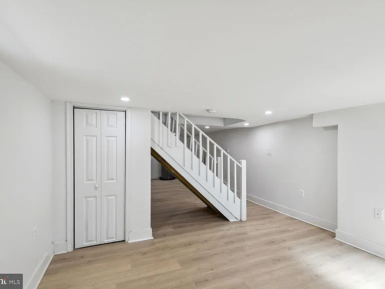 502 S Haven St — Photo 11