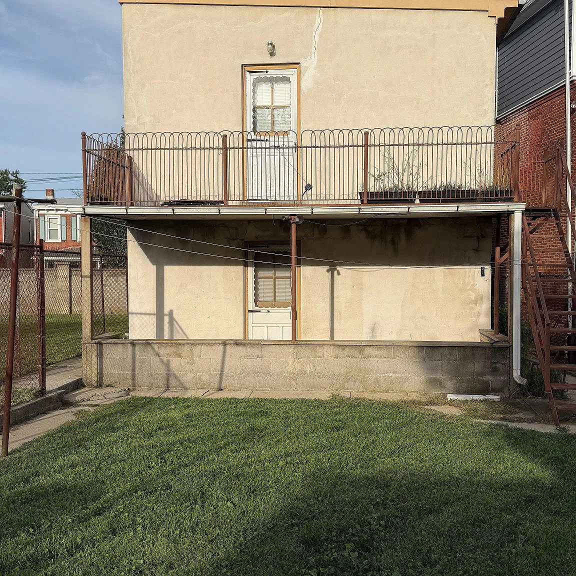 2 bed, 1.0 bath, 6589 sqft, $1,700 — Photo 3