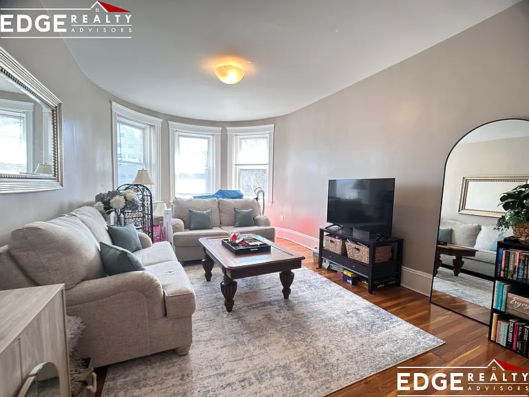 16 Fuller St #5 — Photo 7