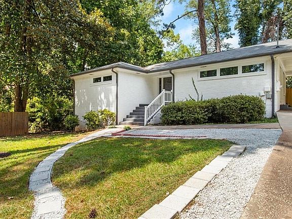 2nd image of 2930 Belvedere Ln