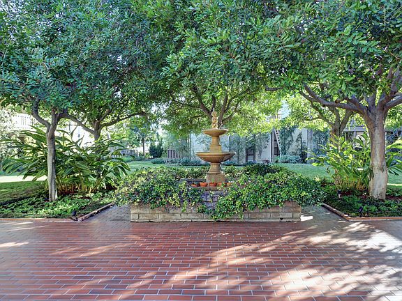 5th image of 292 Palmetto Dr
