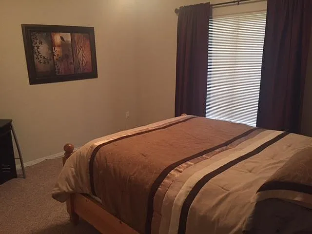 2 bed, 800 sqft, $1,750 — Photo 2