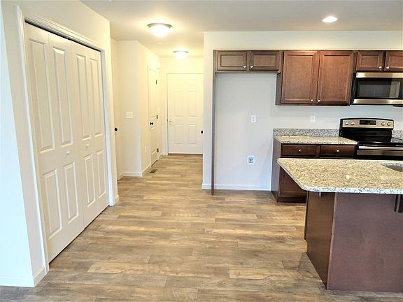 Foyer, Laundry & Kitchen