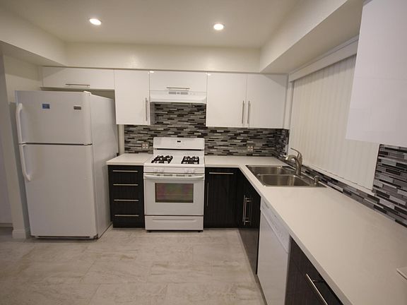 2nd image of 301 N Belmont St APT 207