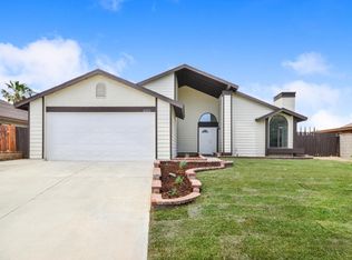 2225 Moonlight Ct, Palmdale, CA 93550
