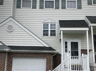 12 Ann Marie Ct, Newark, DE 19702