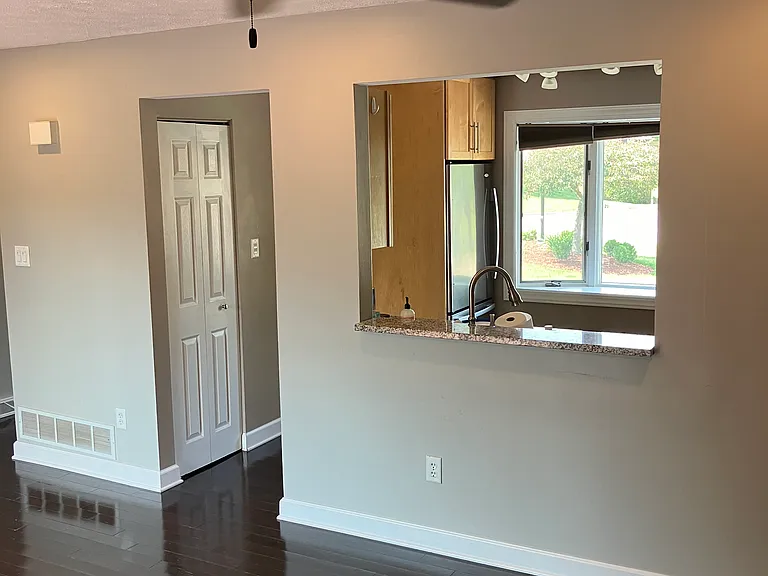 77 Hennig Dr — Photo 8