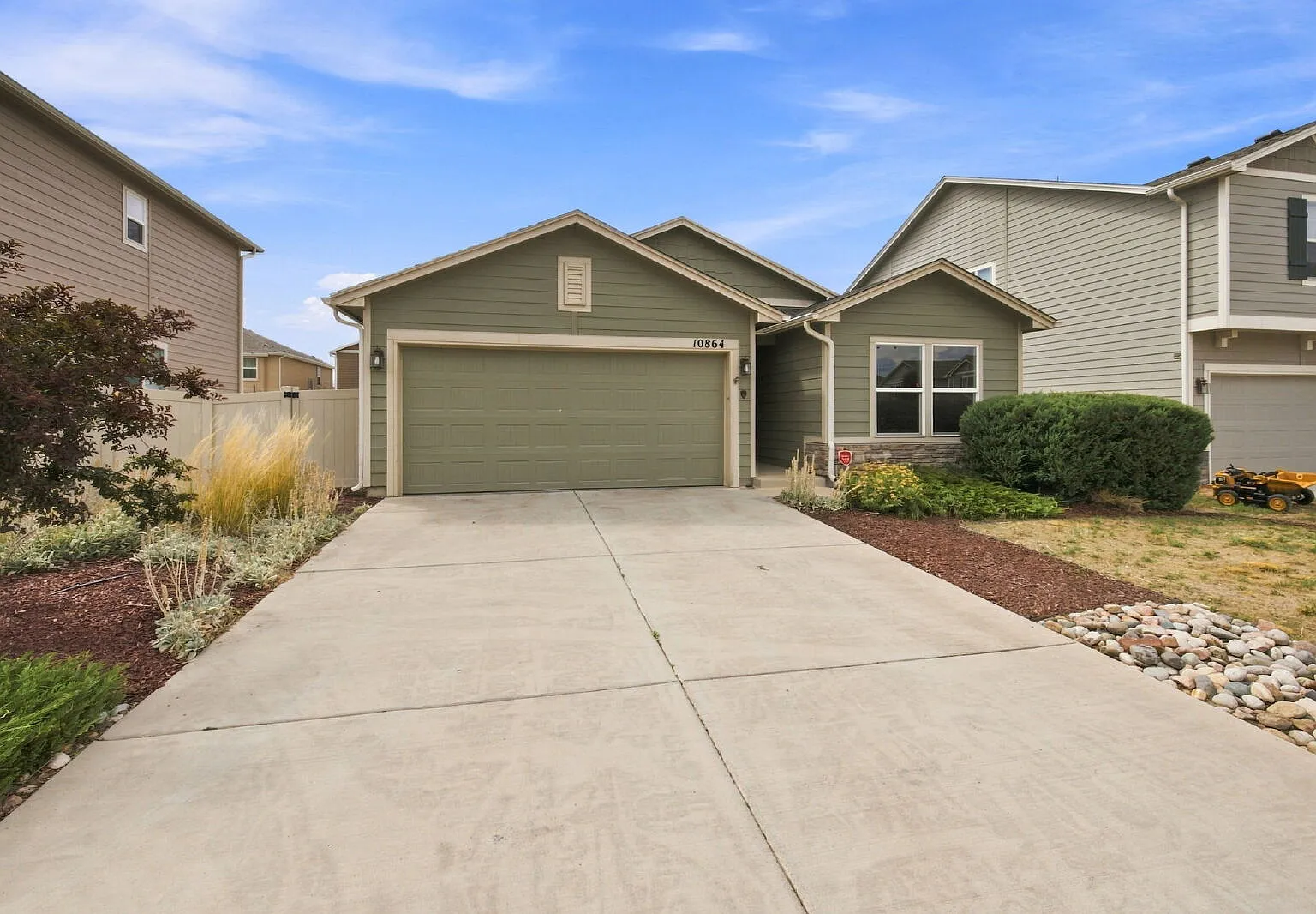 3 bed, 2.0 bath, 1258 sqft, $2,275 — Photo 1