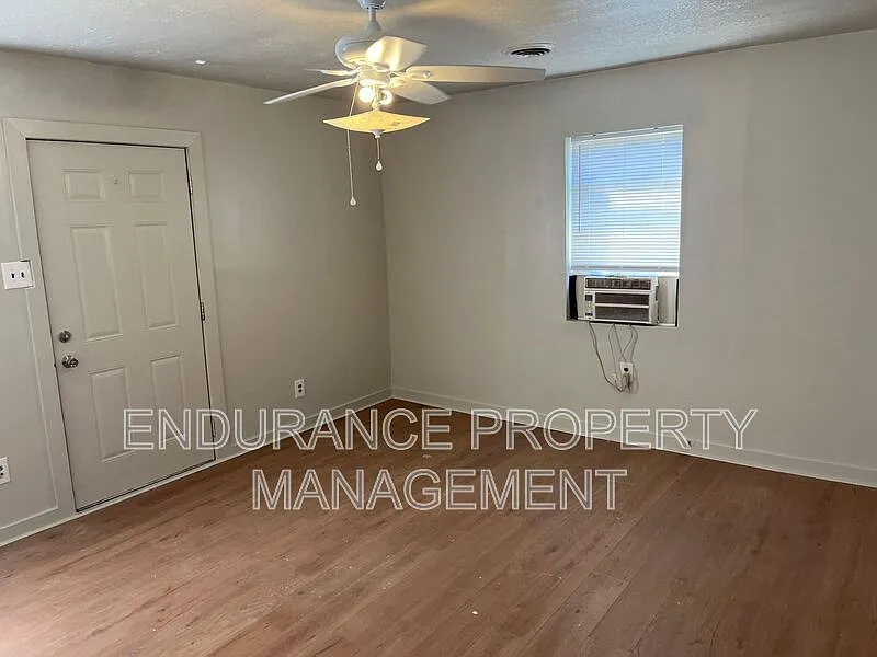 1 bed, 1.0 bath, 832 sqft, $875 — Photo 3