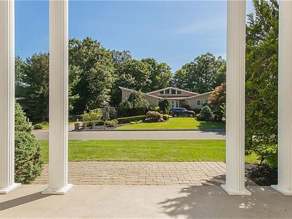 5th image of 19 Pecan Valley Dr