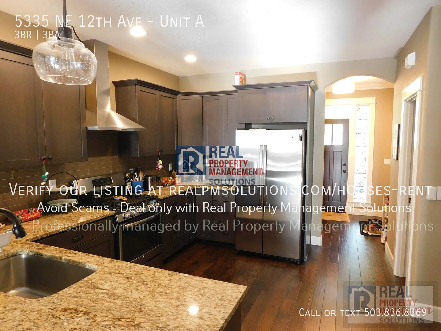 Immaculate Home in the heart of Alberta Arts! — Photo 3