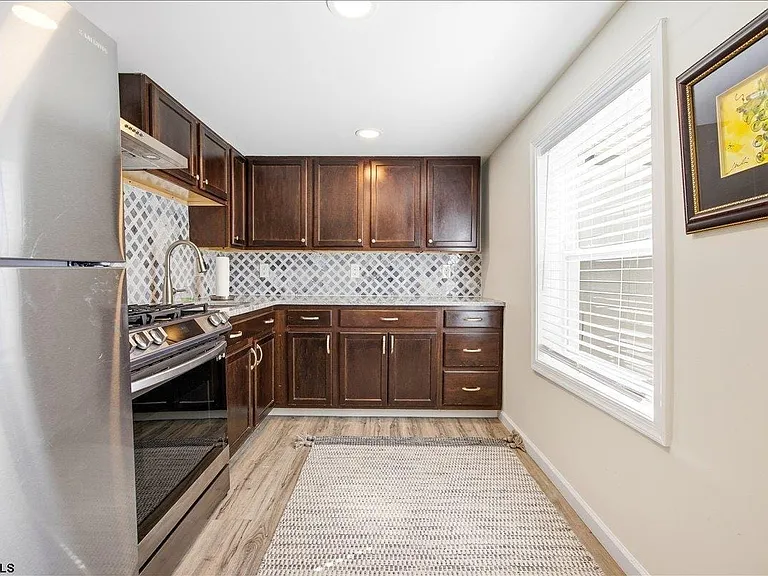 21 N Nashville Ave — Photo 6