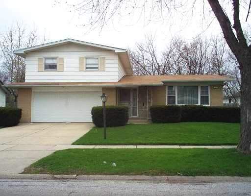 1st image of 823 W Arquilla Dr