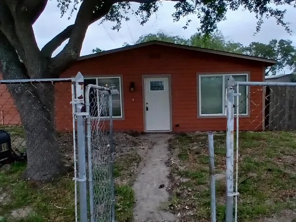 450 Skipper Ln, Corpus Christi, TX 78418