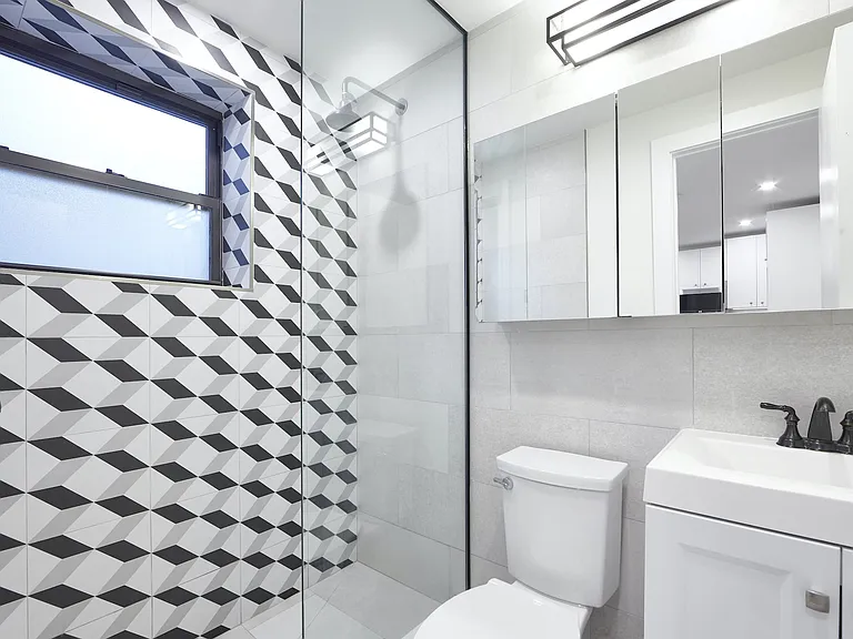 236 W 10th St #6 — Photo 5