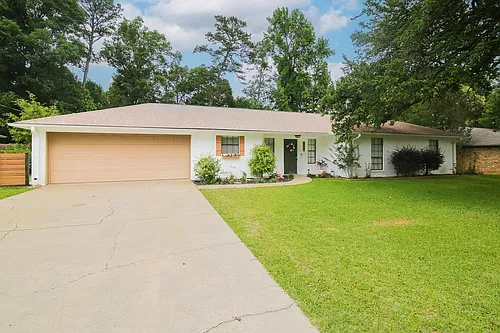 413 Woodway Ln Photo 1